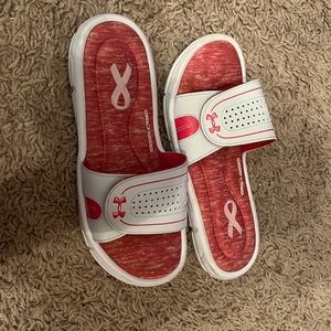 Women’s Size 7 slides